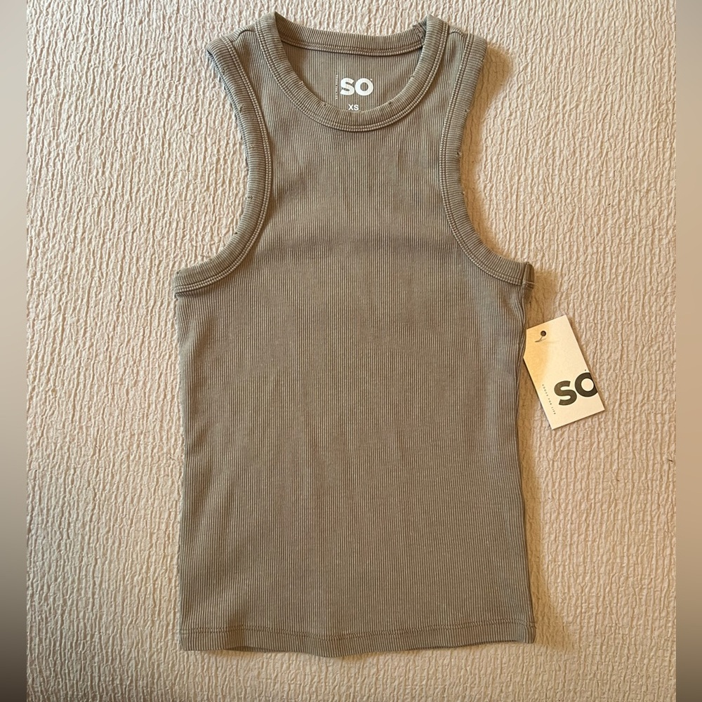 So razor back tank top